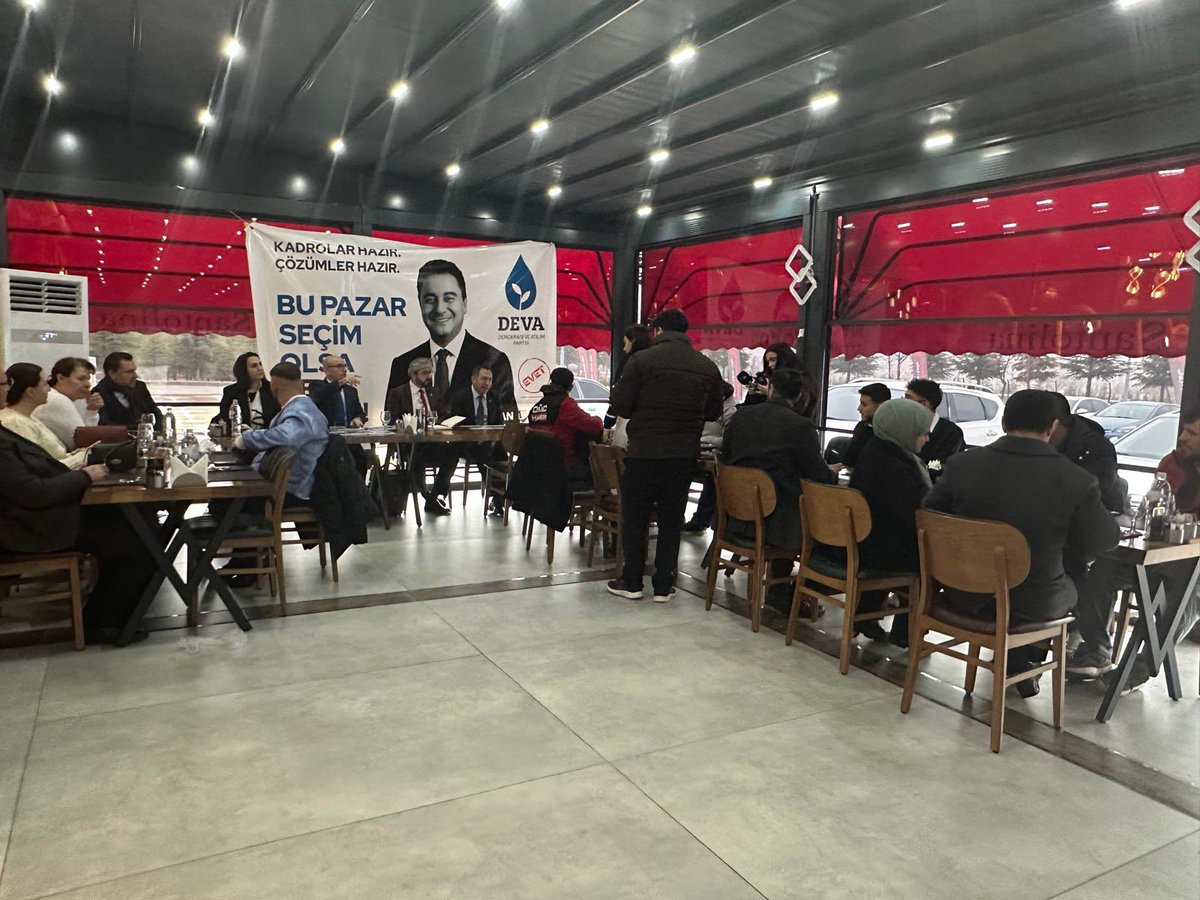 Bugün Niğde’de Genel Başkan Yardımcılarımız Zeynep Sudan Hanımefendi ve Seyit Karaca beyfendi ve Halkla ilişikler başkan yardımcımız Eşref Dağ beyfendi ile basınla bir araya geldik. <a href="/zeynep_sudan/">Zeynep Sudan</a> <a href="/KaracaSeyit/">Dr.Seyit Karaca</a> <a href="/mevlutgumus51/">Mevlüt Gümüş</a> <a href="/alibabacan/">Ali Babacan</a> <a href="/devapartisi/">DEVA Partisi</a>