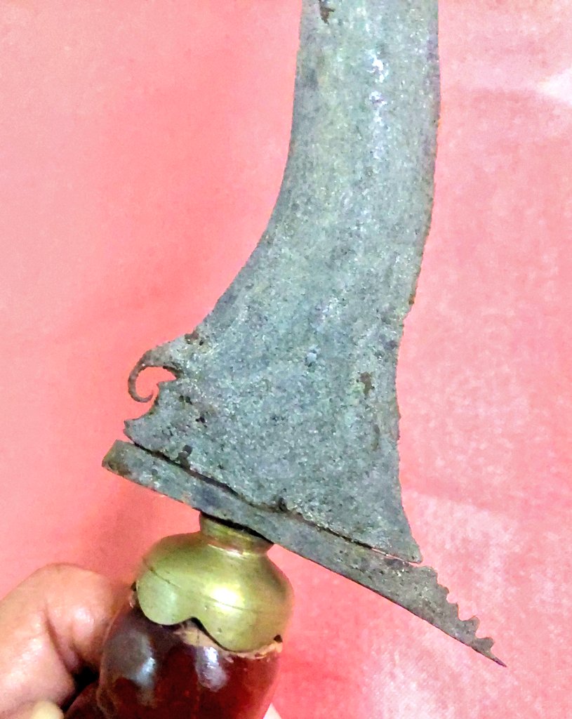 FFarasu's tweet image. Keris Bugis Luk 7, saiz selengan 
Bilah antik.
Aksesori hibrid.
#Heritage #Malaysia #keris #melayu #Mystic #art #Culture