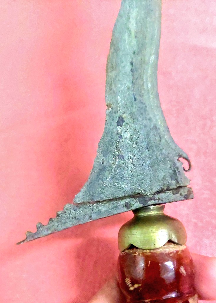 FFarasu's tweet image. Keris Bugis Luk 7, saiz selengan 
Bilah antik.
Aksesori hibrid.
#Heritage #Malaysia #keris #melayu #Mystic #art #Culture