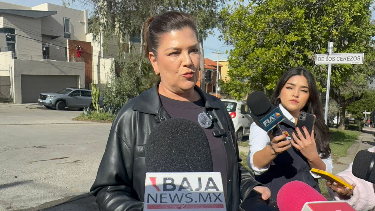 MxBajanews's tweet photo. TIJUANA Más de 52 horas sin luz desesperan a vecinos de Chapultepec Novena Sección

Fallas constantes en el suministro eléctrico se agravaron desde el 24 de diciembre; vecinos denuncian falta de respuesta y previsión por parte de la CFE

Vecinos de la colonia Chapultepec Novena Sección enfrentan desde hace más de 52 horas la suspensión del suministro de energía eléctrica, una situación que se volvió crítica durante las celebraciones decembrinas y que, hasta el momento, no ha sido resuelta por la Comisión Federal de Electricidad (CFE). 
https://t.co/iZfQ02rNJD