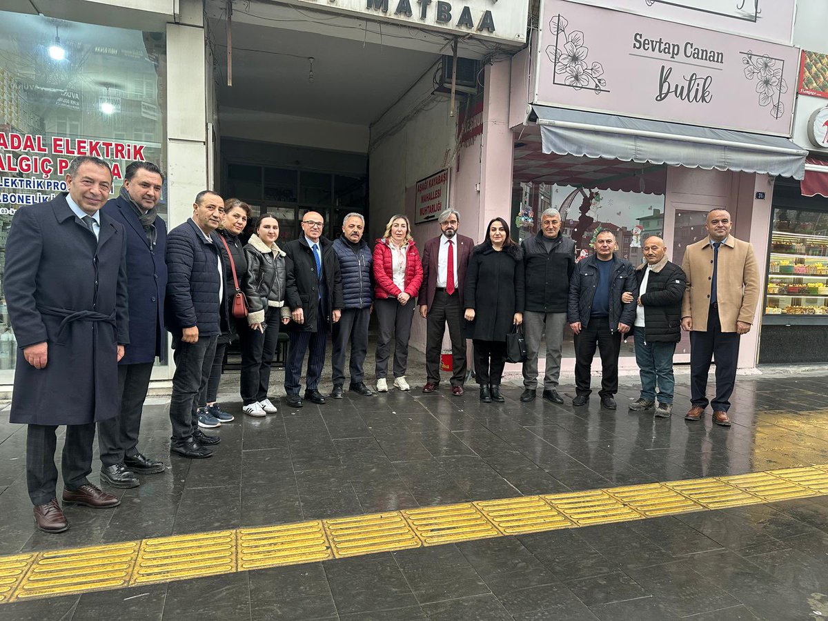 Bugün Niğde’de Genel Başkan Yardımcılarımız Zeynep Sudan Hanımefendi ve Seyit Karaca beyfendi ve Halkla ilişikler başkan yardımcımız Eşref Dağ beyfendi ile Muhtarlar Derneği Ziyaretimiz <a href="/zeynep_sudan/">Zeynep Sudan</a> <a href="/KaracaSeyit/">Dr.Seyit Karaca</a> <a href="/mevlutgumus51/">Mevlüt Gümüş</a> <a href="/alibabacan/">Ali Babacan</a> <a href="/devapartisi/">DEVA Partisi</a>