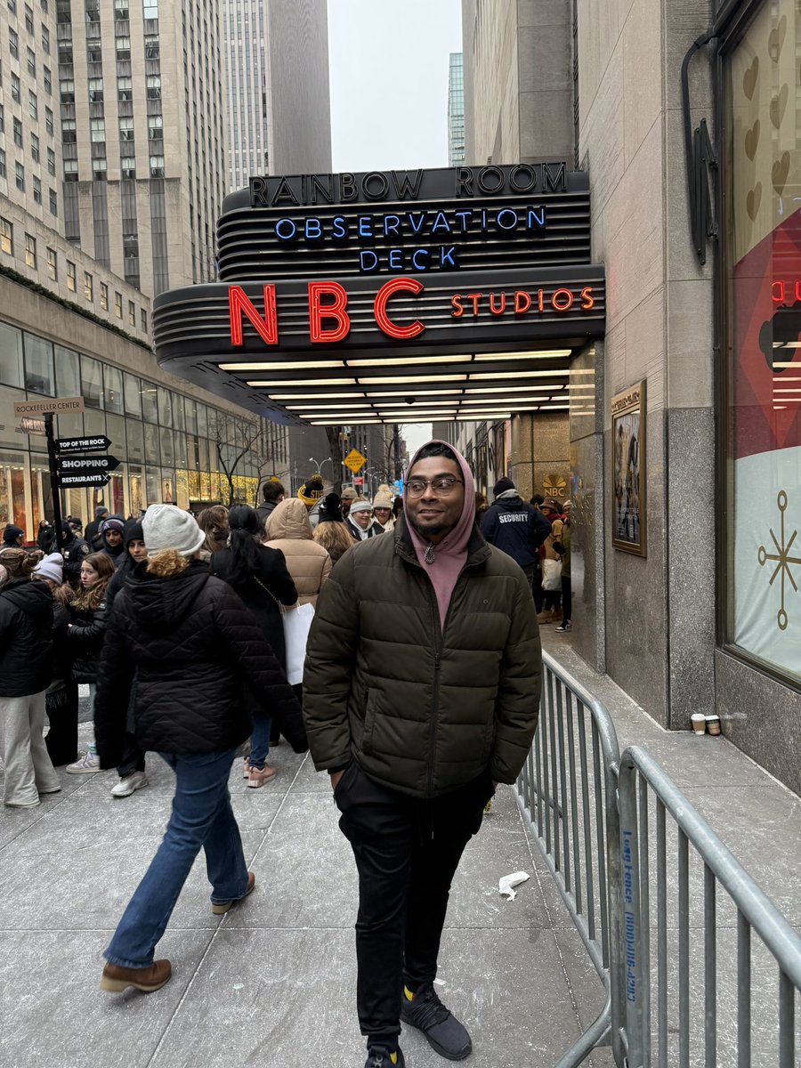 TheParagon23's tweet image. Live from New York