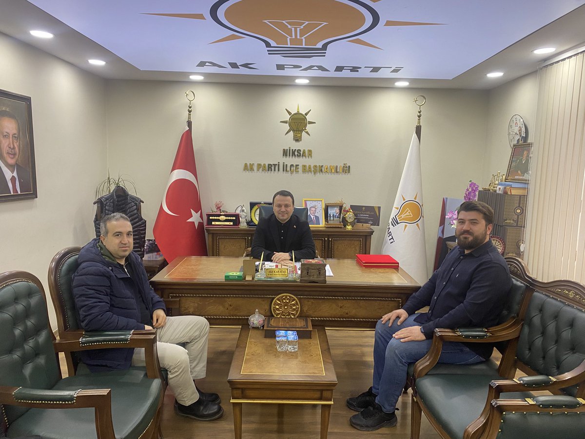 akiffkrts's tweet photo. 60.Yıl Cumhuriyet İlkokulu Müdürü Nafiz Ekiz ve Halil Kürşad Aktaş teşekkür ziyaretleriyle bizleri onurlandırdılar..

Kıymetli hediyeleri ve nazik ziyaretleri için kendilerine teşekkür ediyorum.. https://t.co/uJgFPJr1So