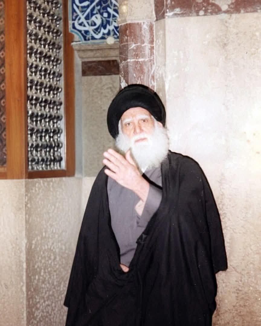 س ٦١٣ / هل كان السيد الشهيد الصدر (قدّس سرّه) يُوقِظُ أولاده وأهله لصلاة الصبح حدثنا عن ذلك ؟
.
الجواب/ بسمه تعالى: كلا... إلا لمن يطلب منه ذلك، وإن لم يَطلِب منه فيقول: دَعِ الناس على غفلاتهم...
.
سماحة القائد السيد 
مقتدى_الصدر (أعزّه الله) /