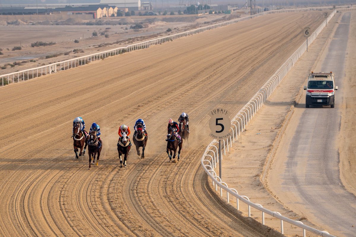 📸|
بين صلابة المصانع واتساع المضمار…
تولد منافسة لا تعرف التباطؤ 🏇
من قلب #ميدان_فروسية_الجبيل
بعدسة المبدع سليمان الشمري 

<a href="/xb888n/">سليمان الشمري 🇸🇦⚖️📸</a>