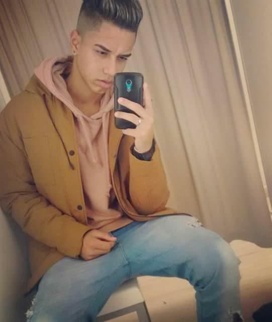 esse Thiago tirava foto no provador de loja de shopping e não levava as roupas, porque não tinha dinheiro pra isso.

hoje, esse mesmo Thiago tem parceria com a renner e com a new era.

acreditem que tudo é possível!