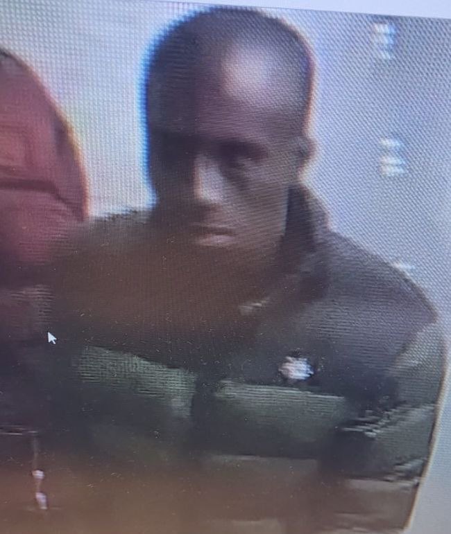 JeanMessiha's tweet image. Je vous présente l’ordure malienne qui vient de poignarder 3 femmes dans le métro parisien.

Comme c’est désormais le cas, la piste terroriste n’est pas privilégiée, pour maintenir le peuple français sous sédation identitaire profonde et continue.

Les traîtres qui nous dirigent…