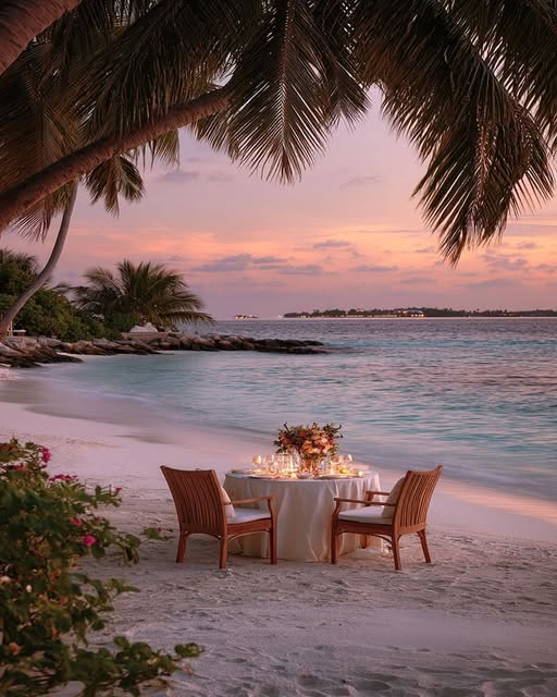 The "Maldives" at Sunset....The Perfect Spot to spend New Year's Eve
#Maldives #traveling #LuxuryLifestyle