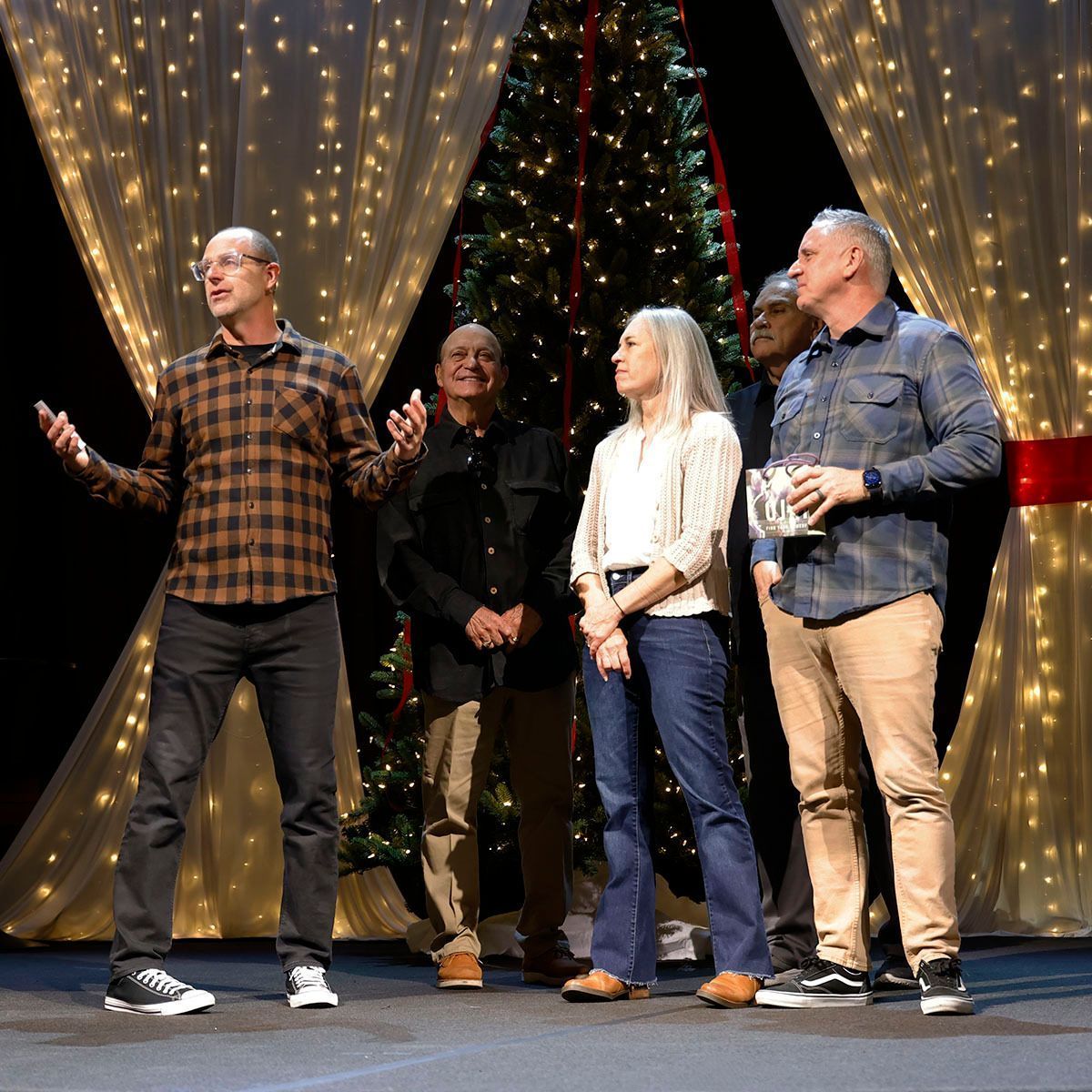 HelloMissionary's tweet image. On Sun, we honored Pastor Scott &amp;amp; his wife, Kara, for their ministry at Ventura Missionary. Pastor Scott will be transitioning off our staff team. Words can't begin to describe the impact our he's had here. This Sun, he'll be preaching in one family friendly service at 10 am.