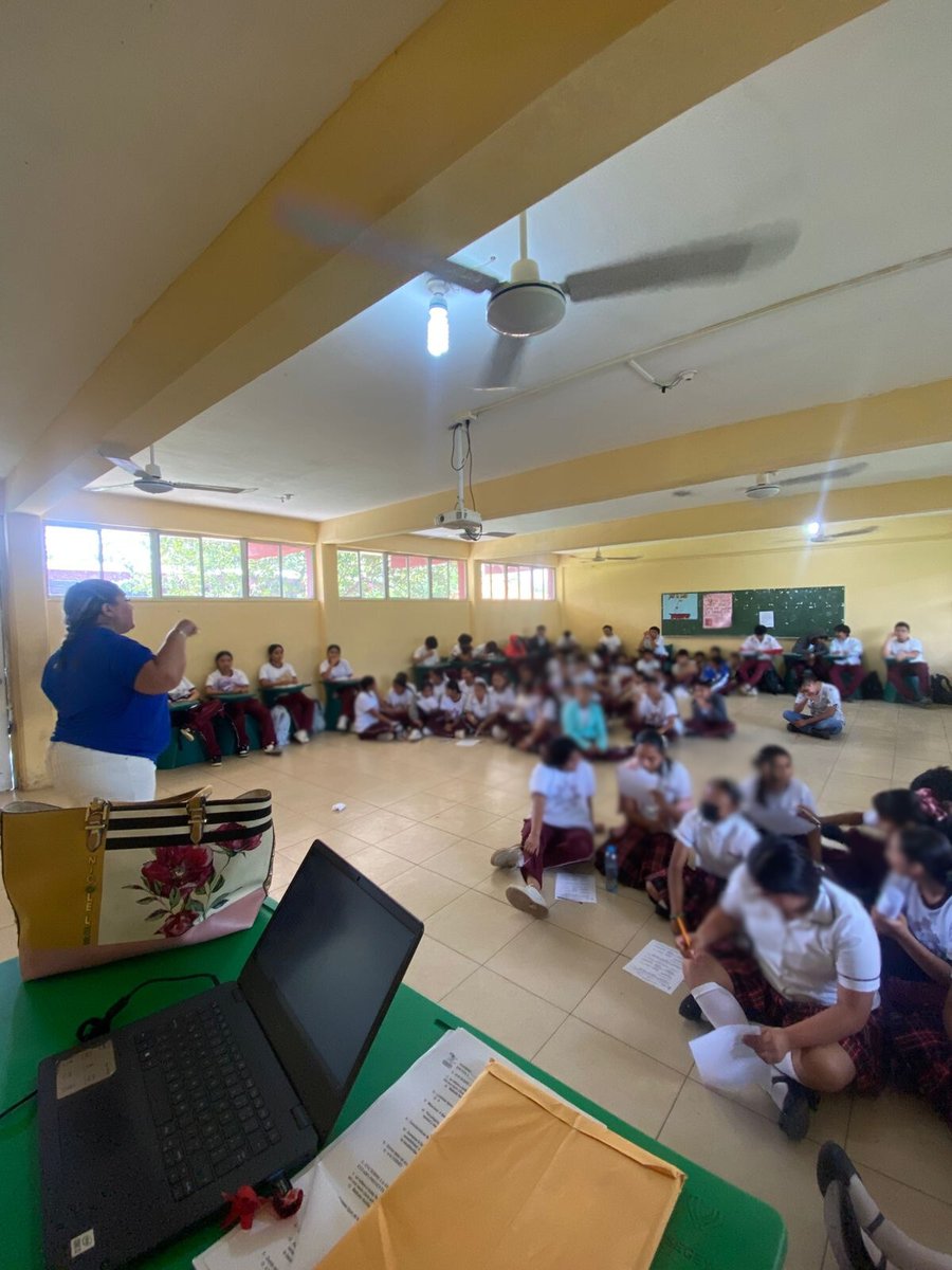 codhey's tweet image. 🫶📚 Fomentamos espacios de paz, respeto y no discriminación desde las escuelas. En días pasados, la Delegación Valladolid visitó la Secundaria Técnica No. 29 de Tinum con charlas sobre derechos humanos, género y no discriminación, y prevención del bullying. 🤝✨