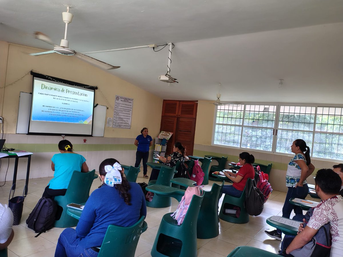 codhey's tweet image. 🫶📚 Fomentamos espacios de paz, respeto y no discriminación desde las escuelas. En días pasados, la Delegación Valladolid visitó la Secundaria Técnica No. 29 de Tinum con charlas sobre derechos humanos, género y no discriminación, y prevención del bullying. 🤝✨