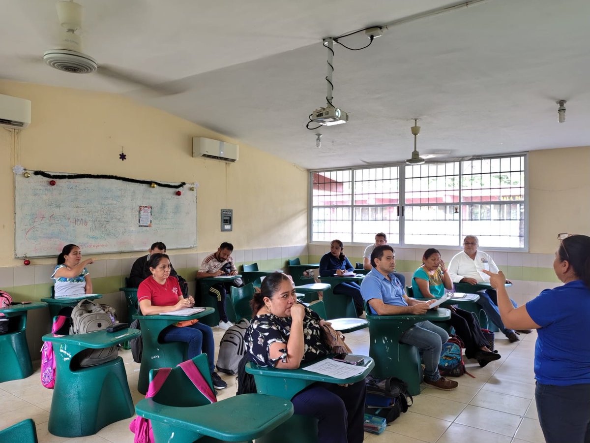 codhey's tweet image. 🫶📚 Fomentamos espacios de paz, respeto y no discriminación desde las escuelas. En días pasados, la Delegación Valladolid visitó la Secundaria Técnica No. 29 de Tinum con charlas sobre derechos humanos, género y no discriminación, y prevención del bullying. 🤝✨