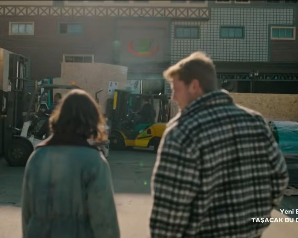 Karı koca fabrikalarına geldiler fabrikayı kurtarıyorlar bi yandan da uyumlu giyinmişler sizi çok seviyorum 
#isfad #tasacakbudeniz