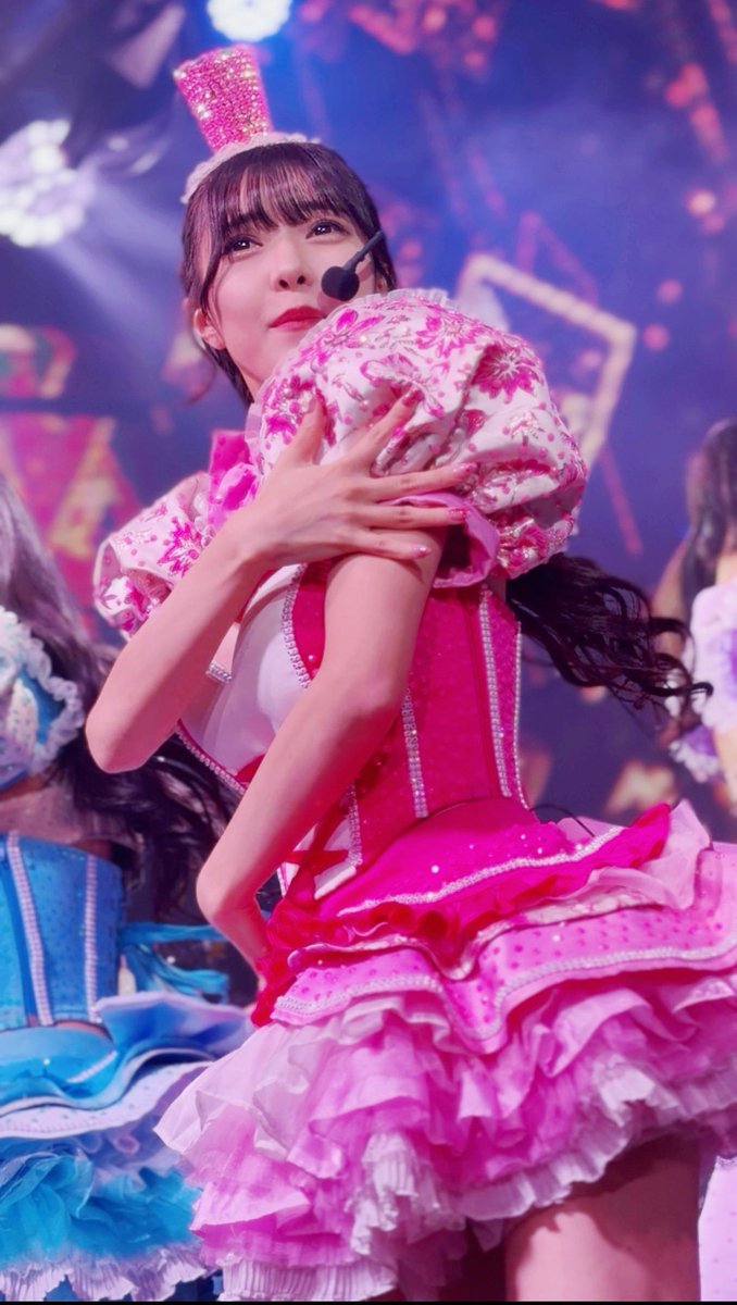 2025.12.26 🎀2025ラスト出勤🎀
ゆかちゃ🍒 Queen演目👑
１部 → メドレー、material girl
２部 → メドレー（歌）
1-3部通してビート（脱）入ってて、ダンスのキレ、毒霧の上手さに感動‼︎
2025年最終出演日お疲れ様でした🐨
新年もトップギアで頑張っていこ🫶
ありがとうございました‼︎
#ゆか