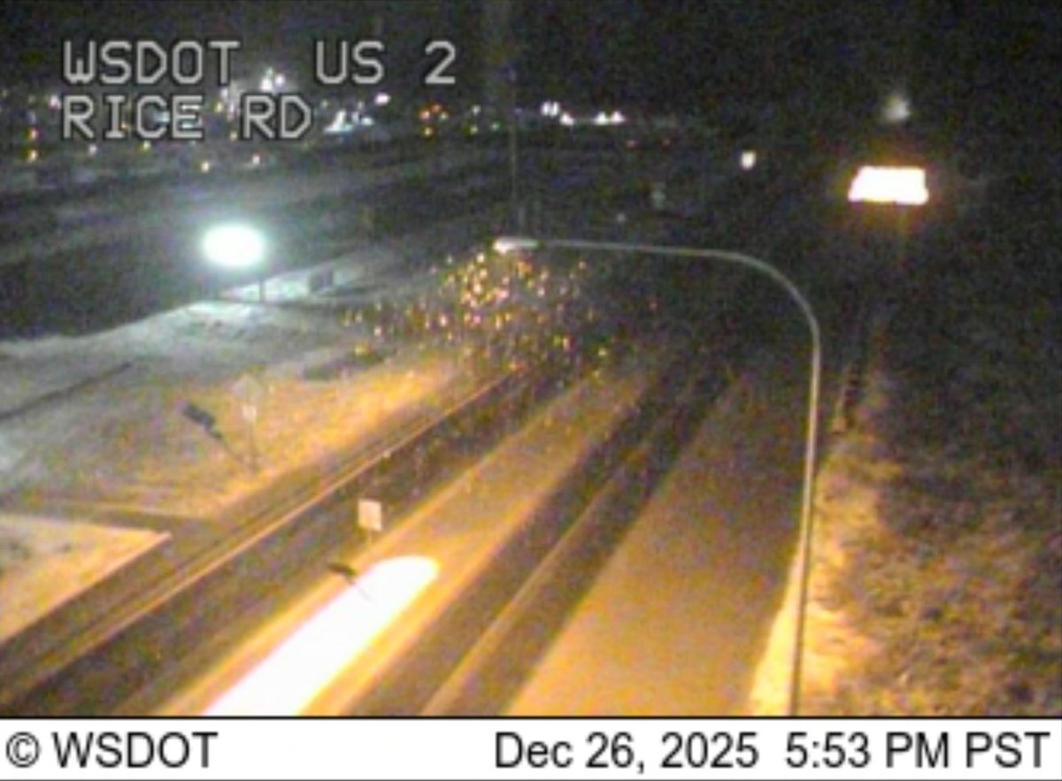 TimLong350's tweet image. Little bit of slush showing up on the road/US 2 Hwy up in Gold Bar WA. #wawx