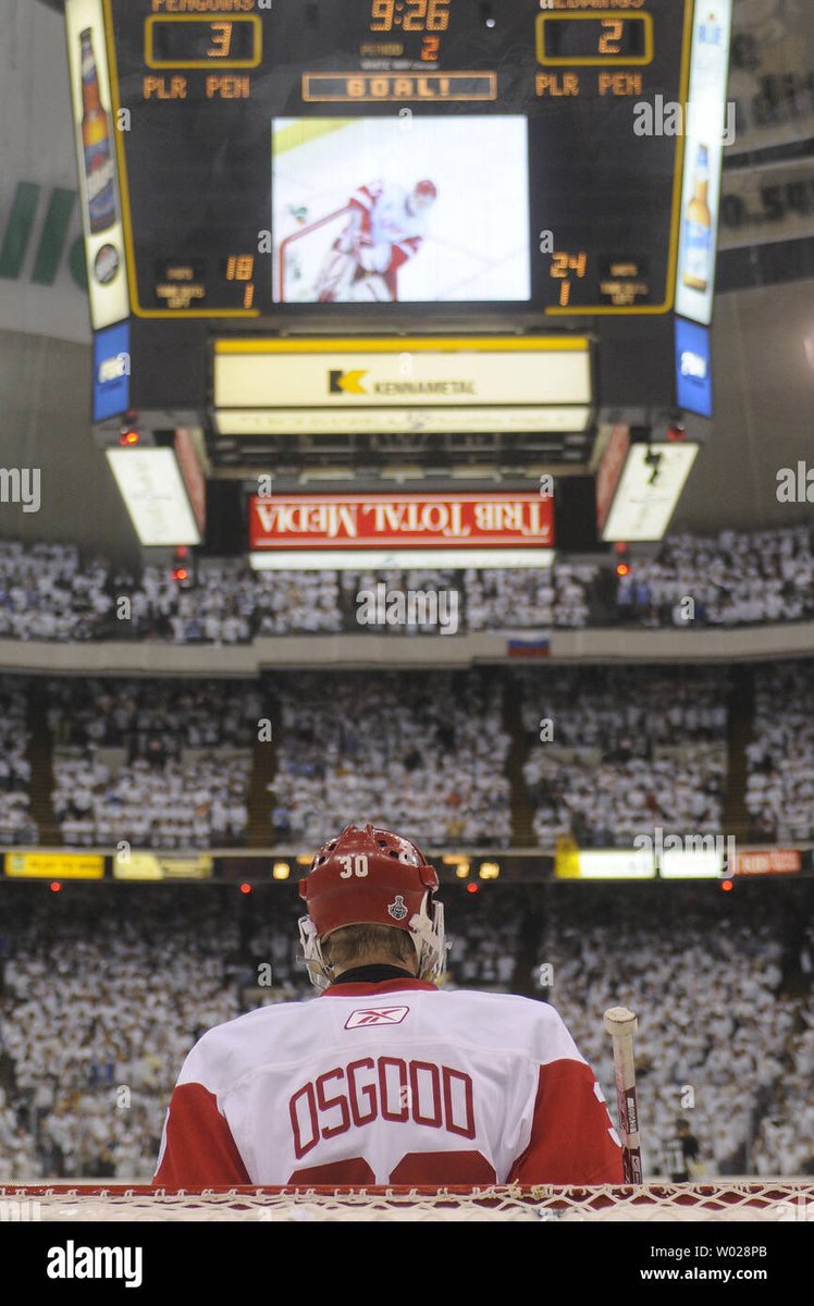 Pensblog's tweet photo. Unless you’re a zoomer, you know exactly when this picture was taken https://t.co/IrcNqM0dkZ
