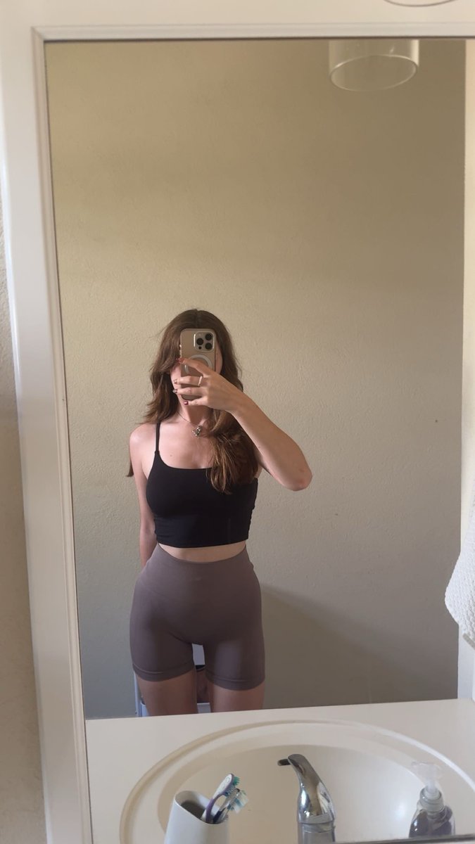 worshipmeBat's tweet photo. All my good boys send for cocktails 😘 

Findom goddess paypig worship superior provide fund drinks beach soles relapse https://t.co/nW2Nx8tgAb