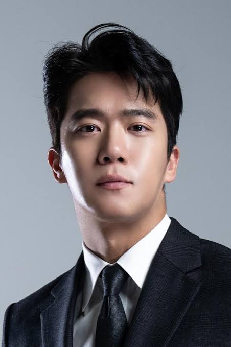 有冇師兄可以幫幫手？我條女好想好想搵男仔(s)個樣好似佢嘅玩MMF or MMMF... 唔知有冇機會搵到呢？😳