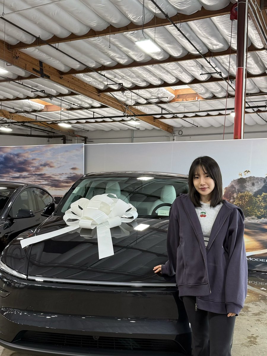 PlayaHodler's tweet photo. Officially join the Tesla family  🎄 https://t.co/wtis8QvTnF