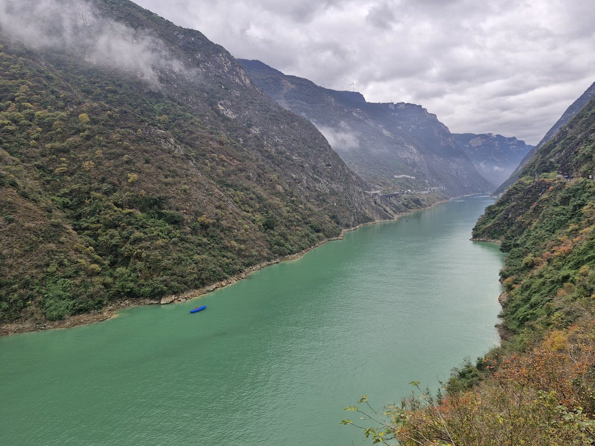 청두에 다녀와서는 청두를 한참이나 그리워 했었는데... 충칭은 쑤안러바