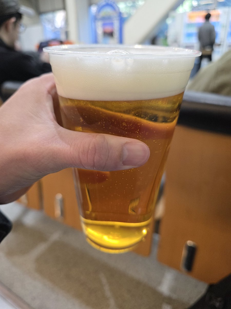 新神戸着、ここから高速バスに乗り換えるのですが、ちょっと時間が空いてるのでちょいと休憩