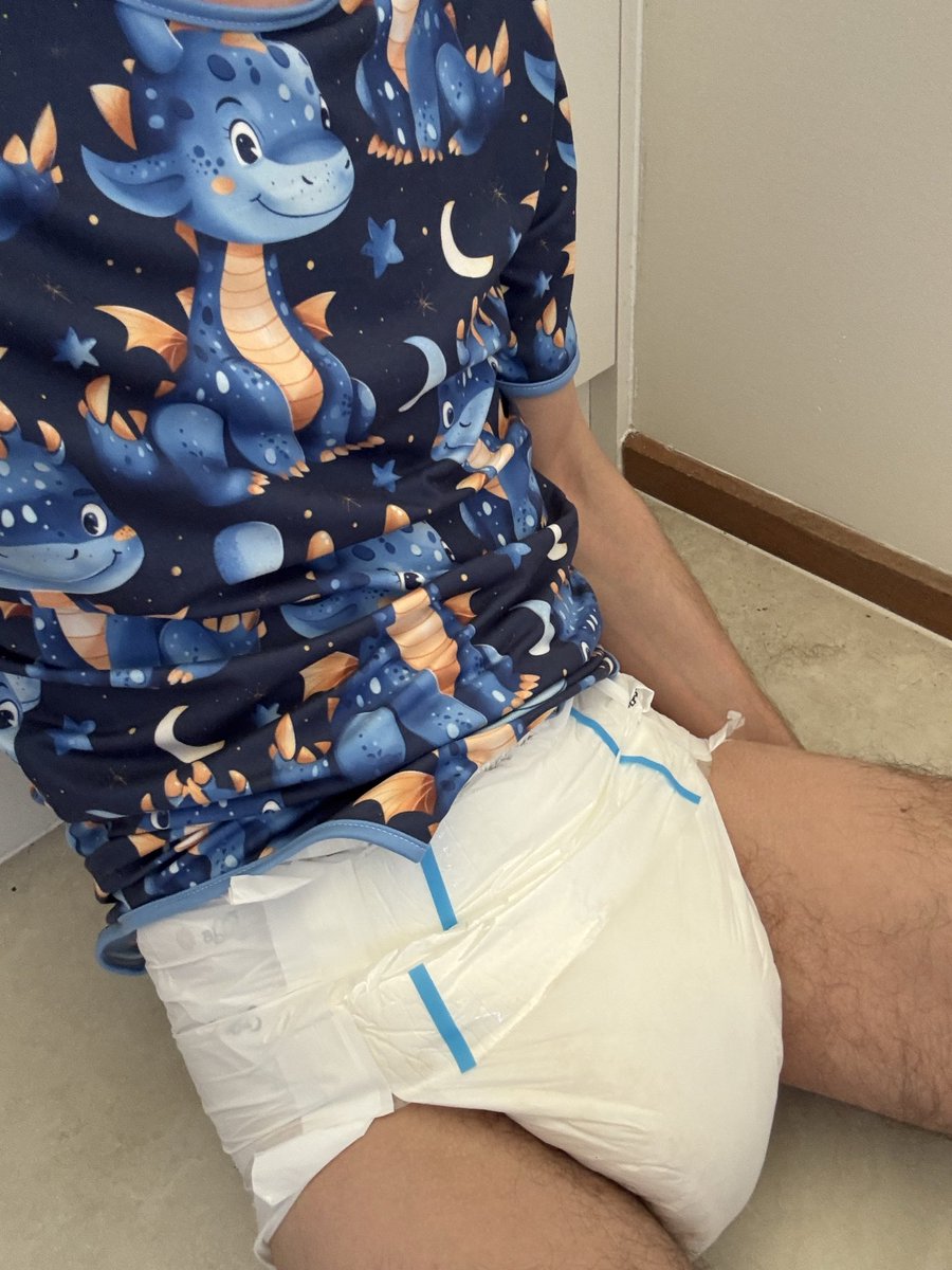 AussieDLBoy's tweet image. Soggy Saturday

#diapertwink #abdl #diaperlover #gayabdl #gaydiaper #diaperboy #abudiapers #ABUniverse @SnugglyBearsEmp
