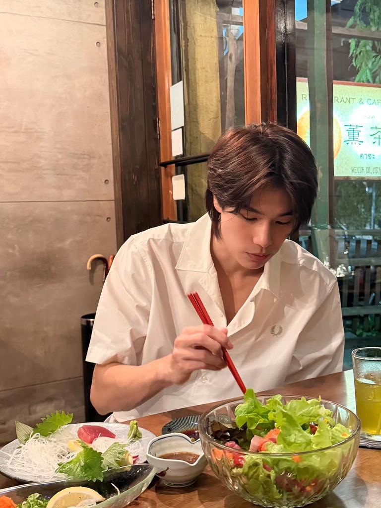 ౨ৎ 𝙀𝙢𝙚𝙡𝙞𝙚⎯⎯୧ tweet media