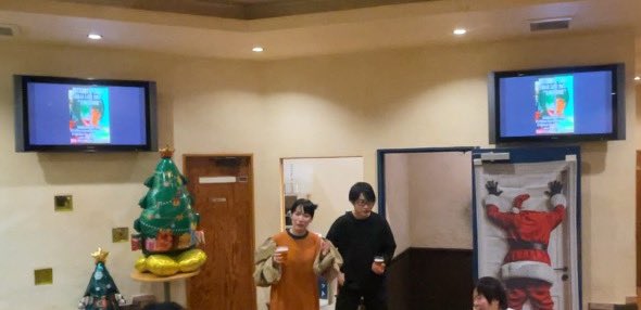 takashimayuta's tweet photo. 昨夜はMUSIQUAワンマンライブにお客さんとして参加させていただきました!
円陣に組まれたセット、歌詞がよく聴こえるアレンジ、そして美味しいお酒✨
最高のライブでした😊
打ち上げも参加させていただき楽しかった!
素敵な夜をありがとうございました!
#MUSIQUA https://t.co/t8EzZ2bJXQ