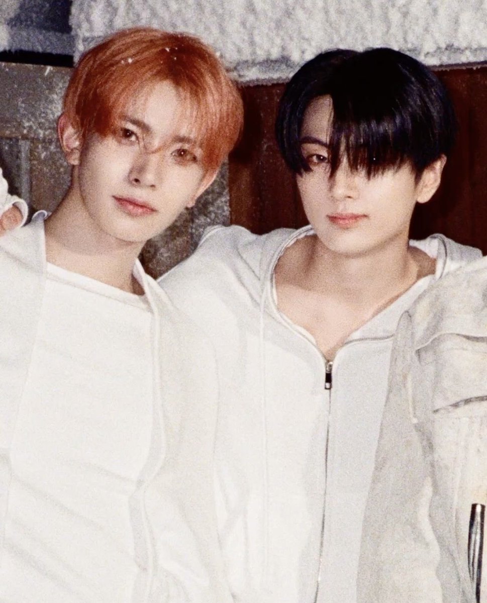 xodie4rr's tweet image. 그니까 5일뒤면 얘네가 구년즈가 아니라 십년즈가 된다고?