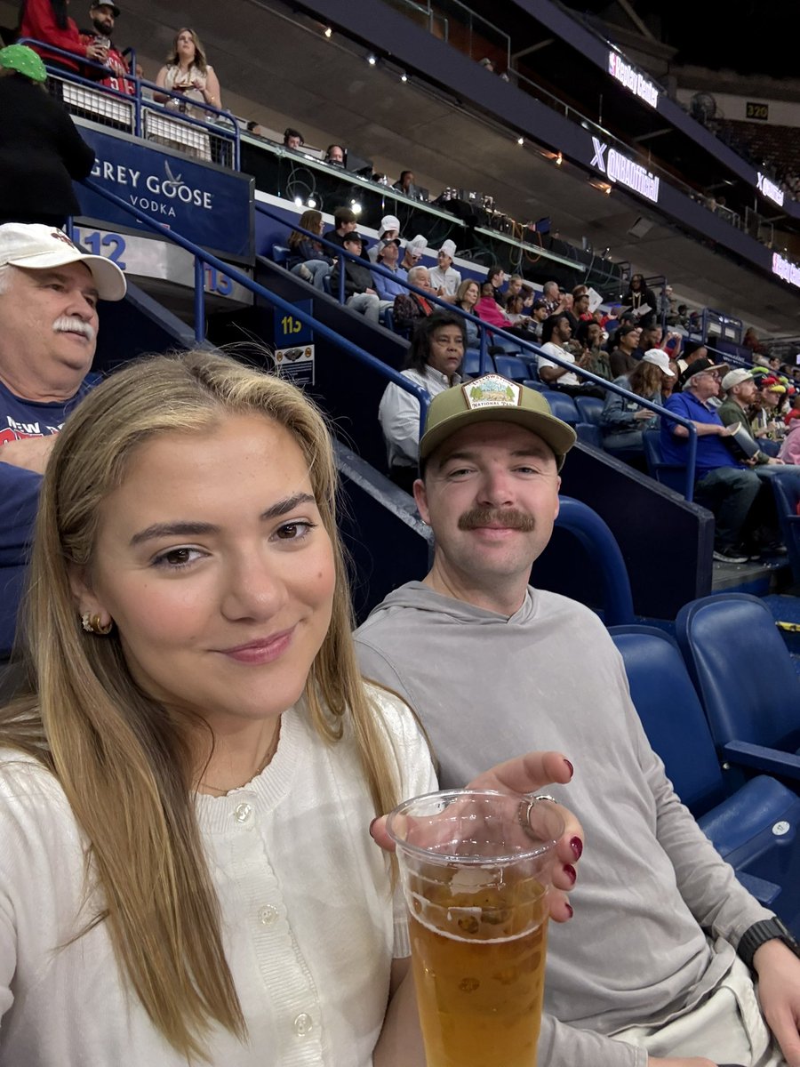 #Pelicans #PelicansGameday #FlockUp #LaBuBu #RedPanda #FriYAY #Basketball #MerryChristmas