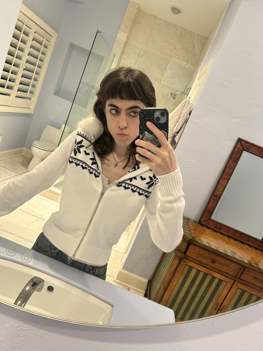 00relapse00's tweet image. i swear i gained like 10 lbs within 4 days but still feeling cute in the sweater i got for christmas :))) also chest bone bc in the last pic ((also also face reveal))
