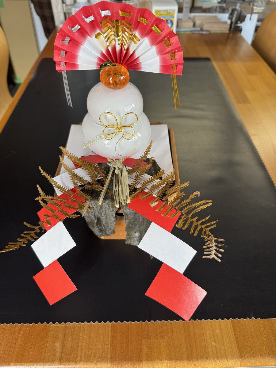 毎年使えるガラス製鏡餅。