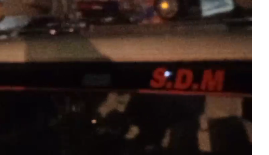 bstvlive's tweet image. लखनऊ : SDM लिखी कार ने ई-रिक्शा को टक्कर मारी

➡चालक नशे में धुत बताया जा रहा है
➡टक्कर के बाद राहगीरों ने चालक को पकड़ा
➡ई-रिक्शा में सवार लोगों को आई मामूली चोटें
➡अमीनाबाद क्षेत्र के लाटूश रोड का मामला

#Lucknow #CarAccident #ERickshaw #Aminabad @lkopolice