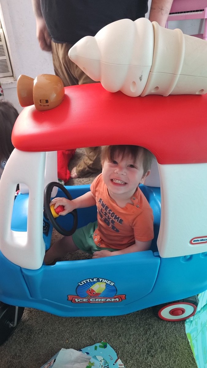 BadABossB's tweet image. Hope everyone had Merry Christmas ❤️💚