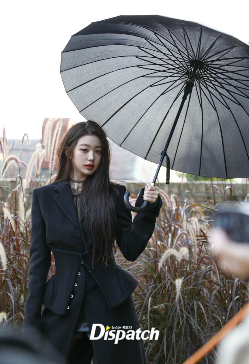 DICON_WONYOUNG's tweet image. [디패Go] "세상에 없는, 원(영)色"…장원영, 유일한 '디아이콘'

🔗m.entertain.naver.com/home/article/4…

🗓️2025.12.15(14:00) - 2025.12.31(23:59)(KST)

#장원영 #JANGWONYOUNG @IVEstarship
#DICON #DISPATCH