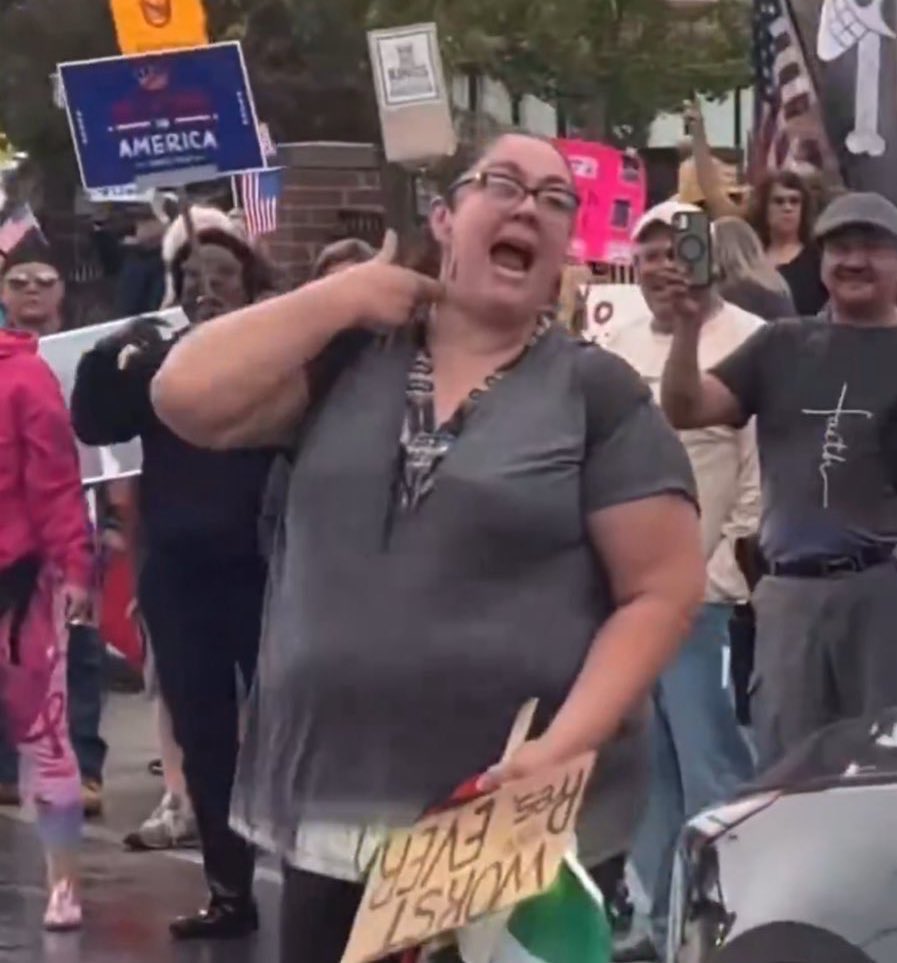 DschlopesIsBack's tweet image. Still gainfully employed and teaching children.