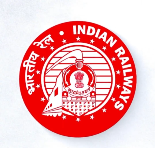 airnewsalerts's tweet image. The Jammu Division of Northern Railway has announced the operation of special reserved trains between New Delhi and Shri Mata Vaishno Devi Katra to manage the expected surge in passenger traffic during the New Year period.

#NorthernRailway #NewDelhi #ShriMataVaishnoDevi