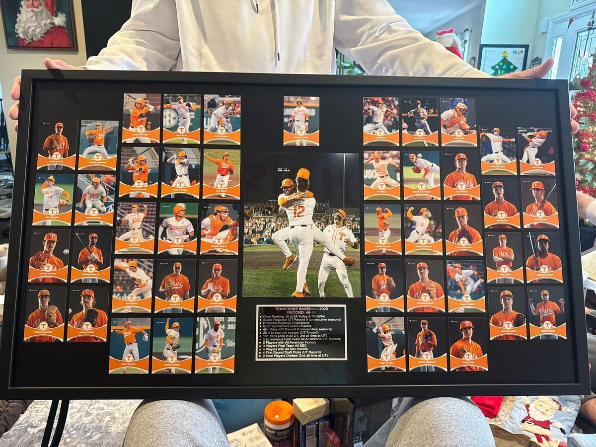 TNCollectibles's tweet photo. A big shoutout to Andrew Fischer for sharing his gifts from him and his pops that we were blessed to be able to help with! This kind of stuff is what it’s all about! https://t.co/7fgsdaVvgb