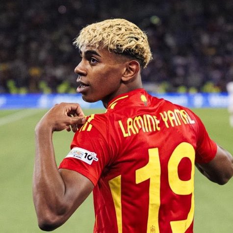 bertrandmyd's tweet image. Los jugadores negros nacidos en Europa, deberían jugar en los países de sus padres. 

Estoy viendo a Marruecos y la verdad es que no le vendría mal un Lamine Yamal.

También sentí lo mismo cuando vi el partido de Guinea Ecuatorial, país de su madre.

Cameroun sin Tchouaméni
Ect…