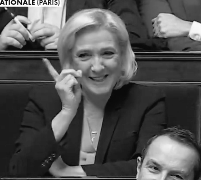 Teelwi 🍂🫧 tweet media