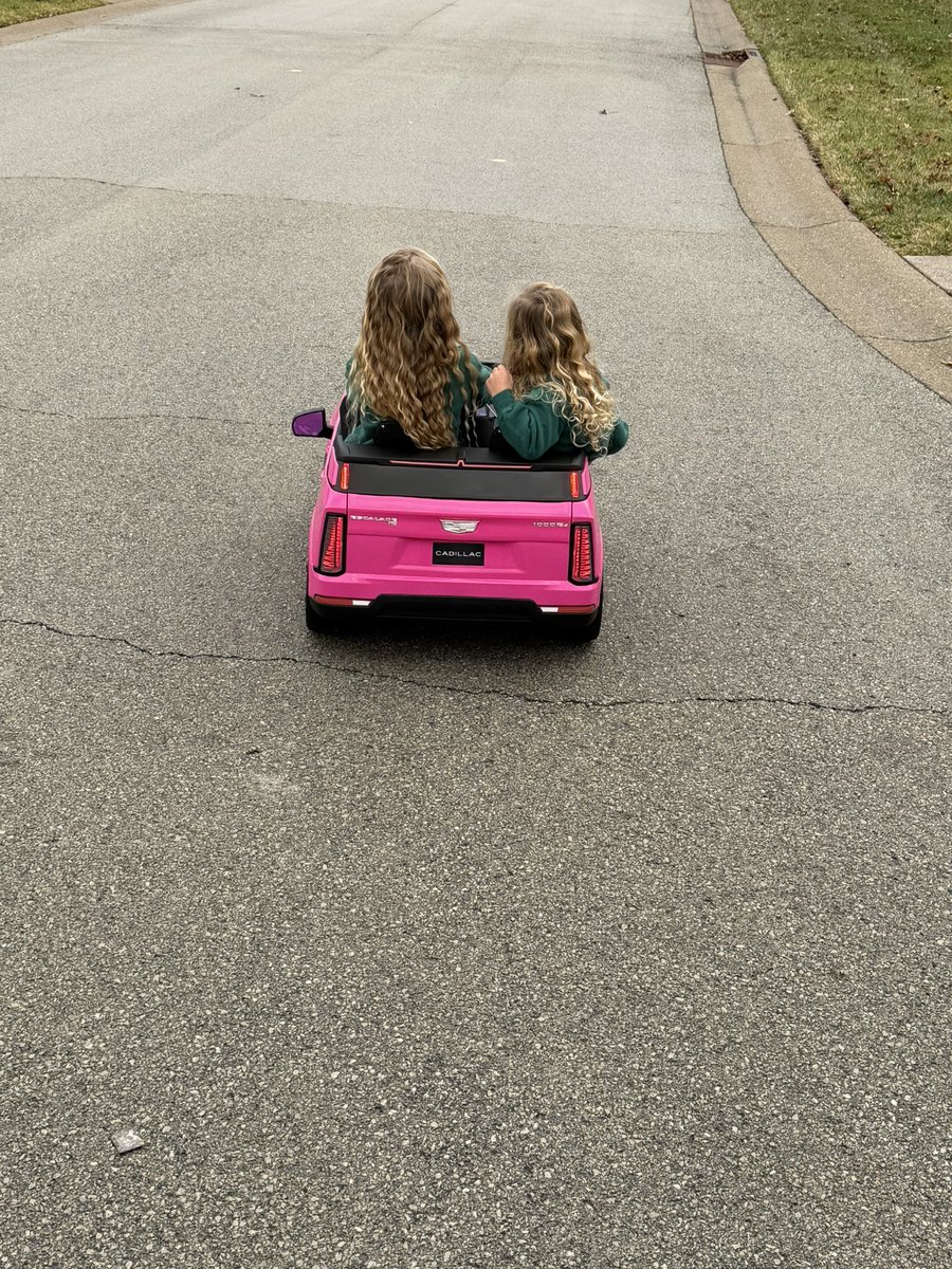 coach_stepp's tweet image. A look into the future! I remember Rilee Hope having one of these &amp;amp; thinking how far off this was, &amp;amp; now she’s about to go to college! Time please slow down! #MyGirls