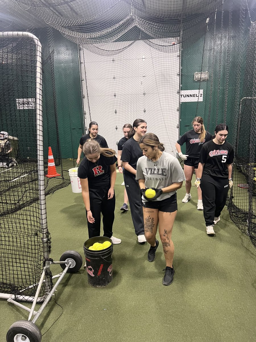 jerseyoutlawsfp's tweet image. Love when the college girls come out for a workout!! #23U #JerseyOutlawsAlumni