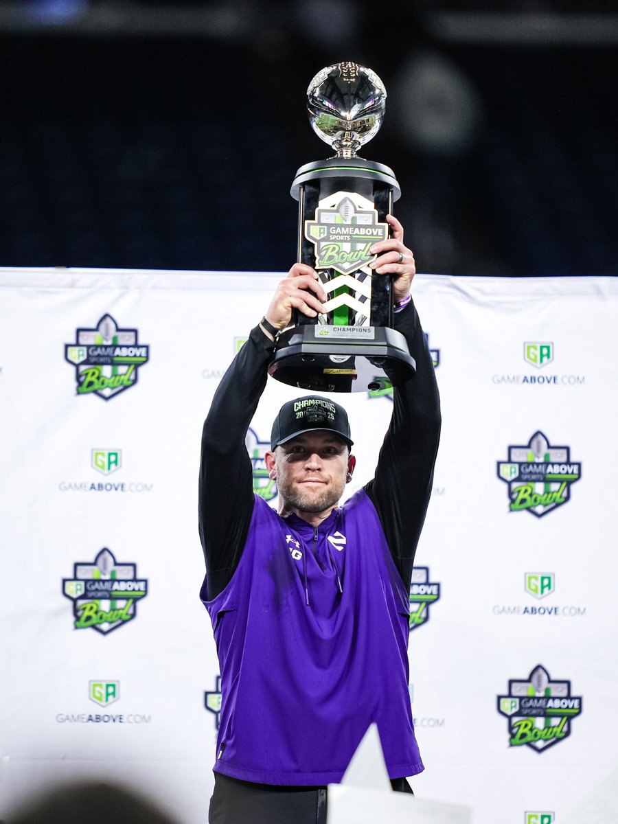 Northwestern Football tweet media