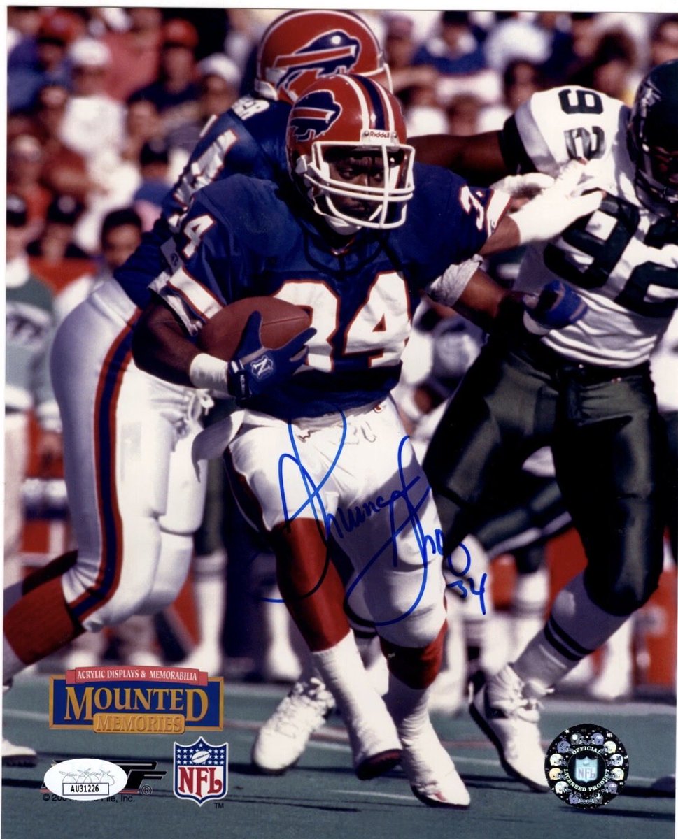 🚨 GIVEAWAY TIME 🚨 

The Bills are in the playoffs for the 7th straight season!

I’m giving away this autographed Thurman Thomas 8x10 to one Bills fan!

All you have to do is:

1. Follow this account
2.Retweet this tweet

Winner announced Sunday!

#BillsMafia