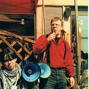 Odszedł Czarek Miżejewski. 
Czarek w latach 80 zakladał podziemną PPS. W nowej Polsce poseł-socjalista, twórca Konfederacji Pracy, potem organizator spółdzielczości socjalnej. Człowiek niezwykły. Potężna strata dla ruchu i dla polskiej ekonomii społecznej. 
Cześć jego pamięci!