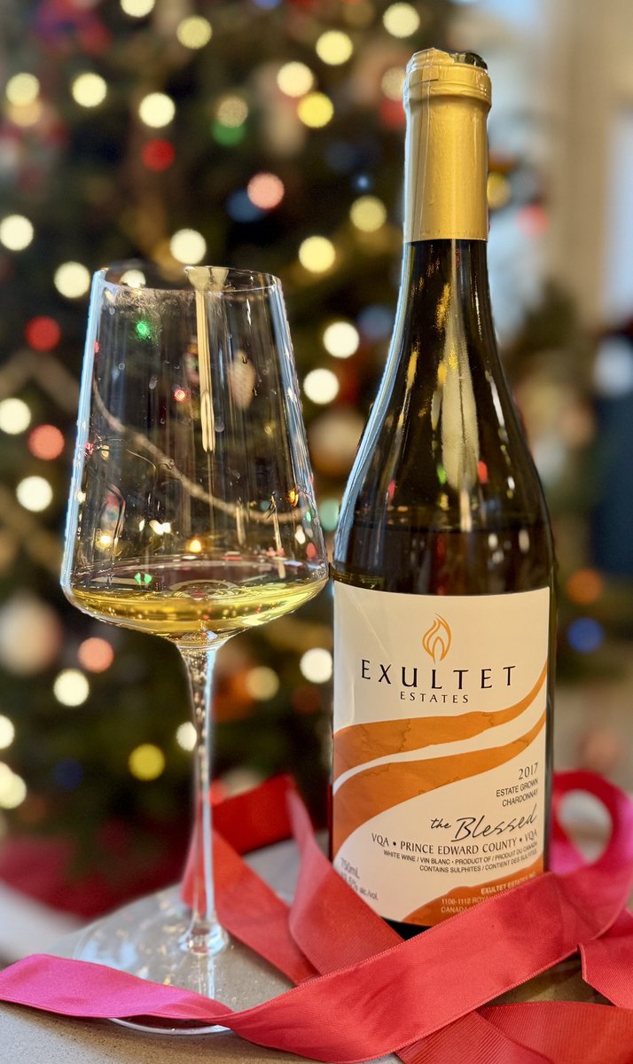 #MerryChristmas!  Enjoy the holidays….🎄🕯️🔔
#ExultetChardonnay #ExultingWines #ExultetWines  #HappyHolidays