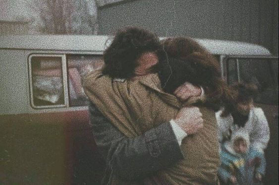 "Tek başıma herkesle savaşırım 
Ama seni özlemeye yeniliyorum"