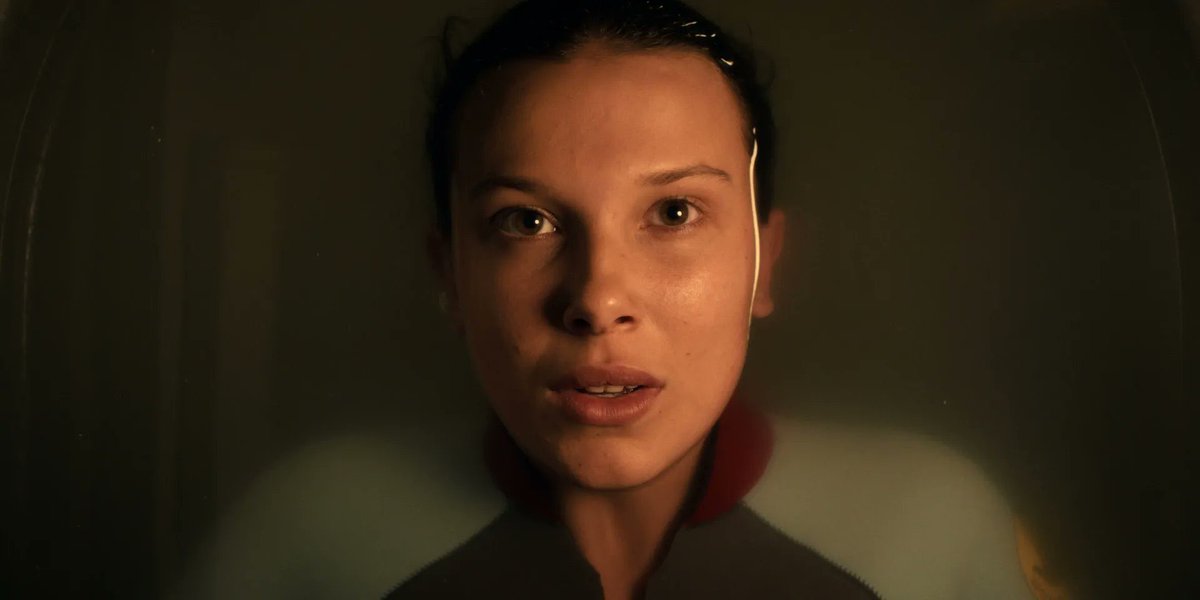 miguelaraizac's tweet photo. STRANGER THINGS 5 (VOL. 2): Qué episodios tan decepcionantes.

Actuaciones flojísimas de gran parte del cast joven, tramas repetitivas y forzadas, un ritmo que raya en lo aburrido y una preocupante falta de riesgos narrativos. La supuesta gran revelación de este volumen (la “verdad” detrás del Upside Down) no se siente orgánica: se siente forzada y completamente improvisada de último momento, igual que buena parte del resto de la temporada.

Los Duffer le dan escudo narrativo a prácticamente todos los personajes y parecen incapaces de tomar decisiones arriesgadas con ellos; como resultado, nada se siente en riesgo ni urgente, como esperarías del supuesto “gran final” de esta historia. Veremos si logran rectificar con el último episodio, pero el tiempo ya se les está yendo de las manos