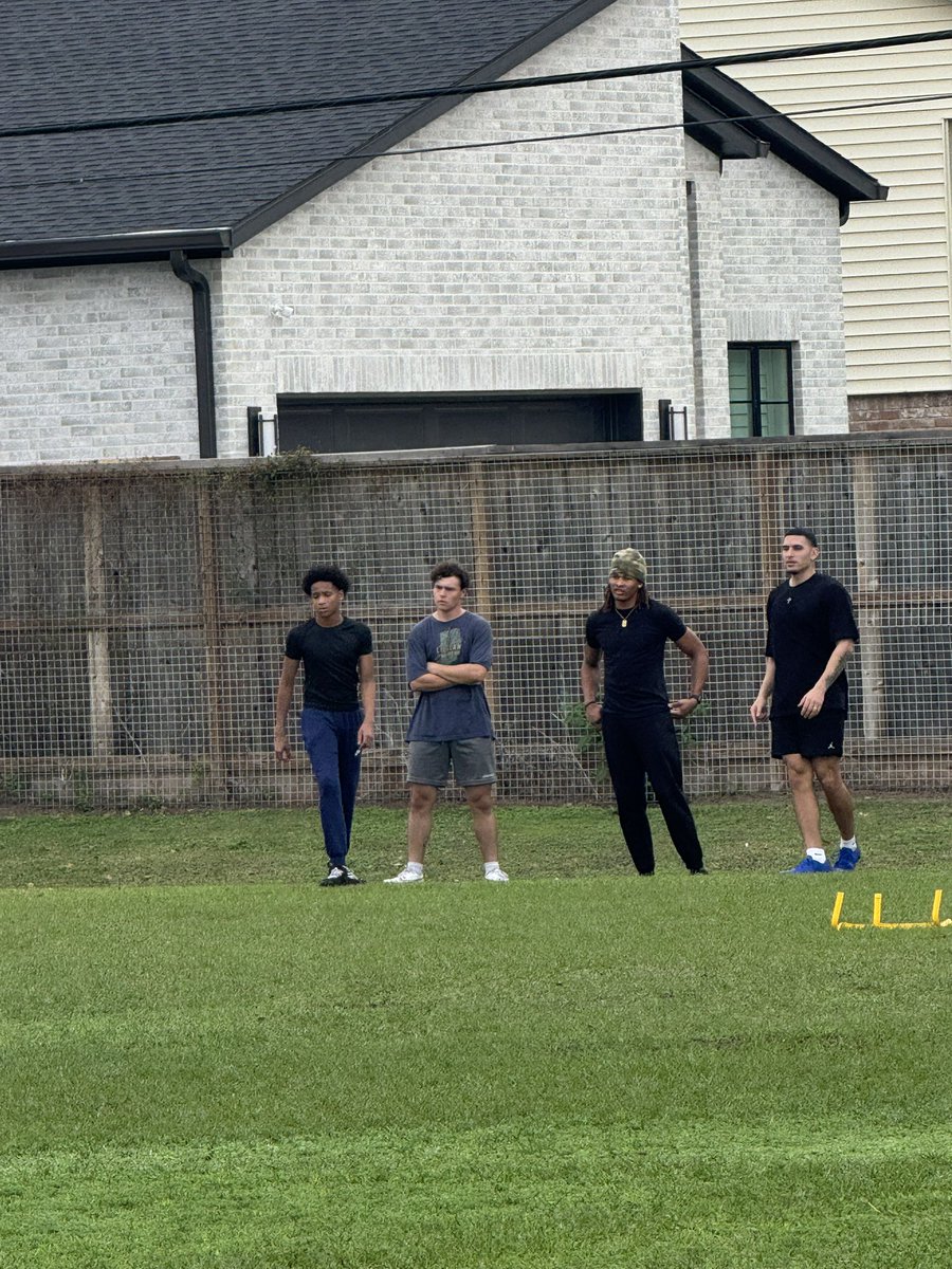 Aziah (ish) Sprewer tweet media