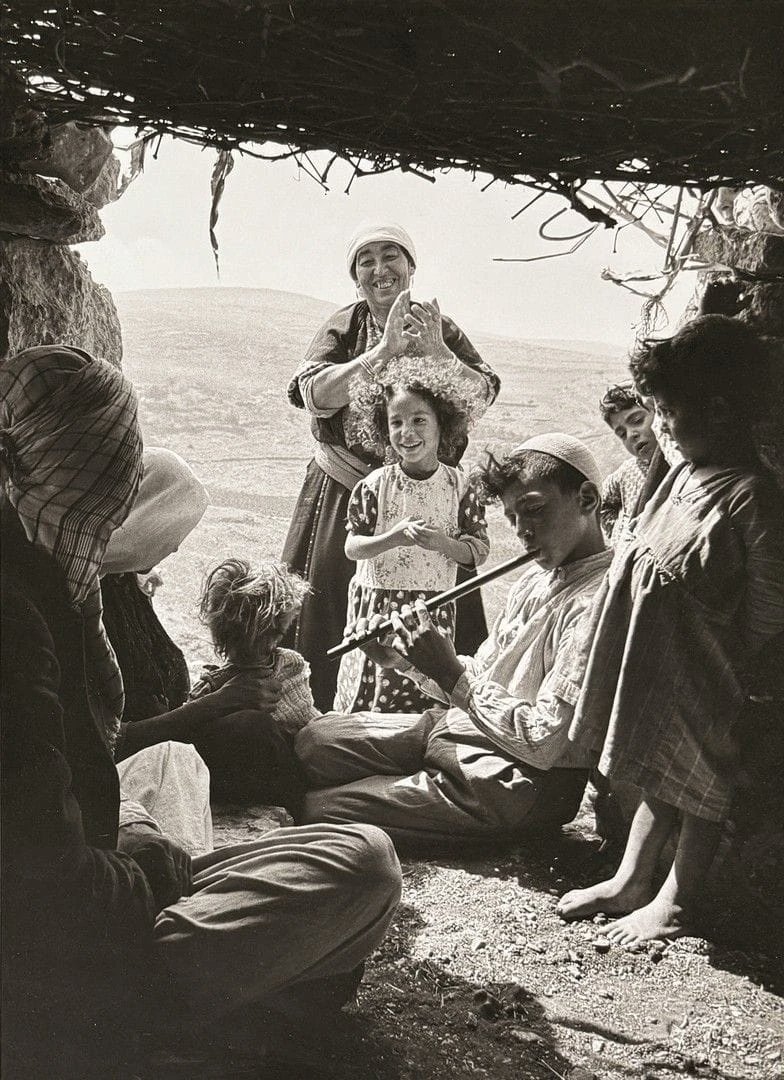 menavisualss's tweet image. 🇵🇸 'Happiness and Joy' Bethlehem, Palestine, 1954